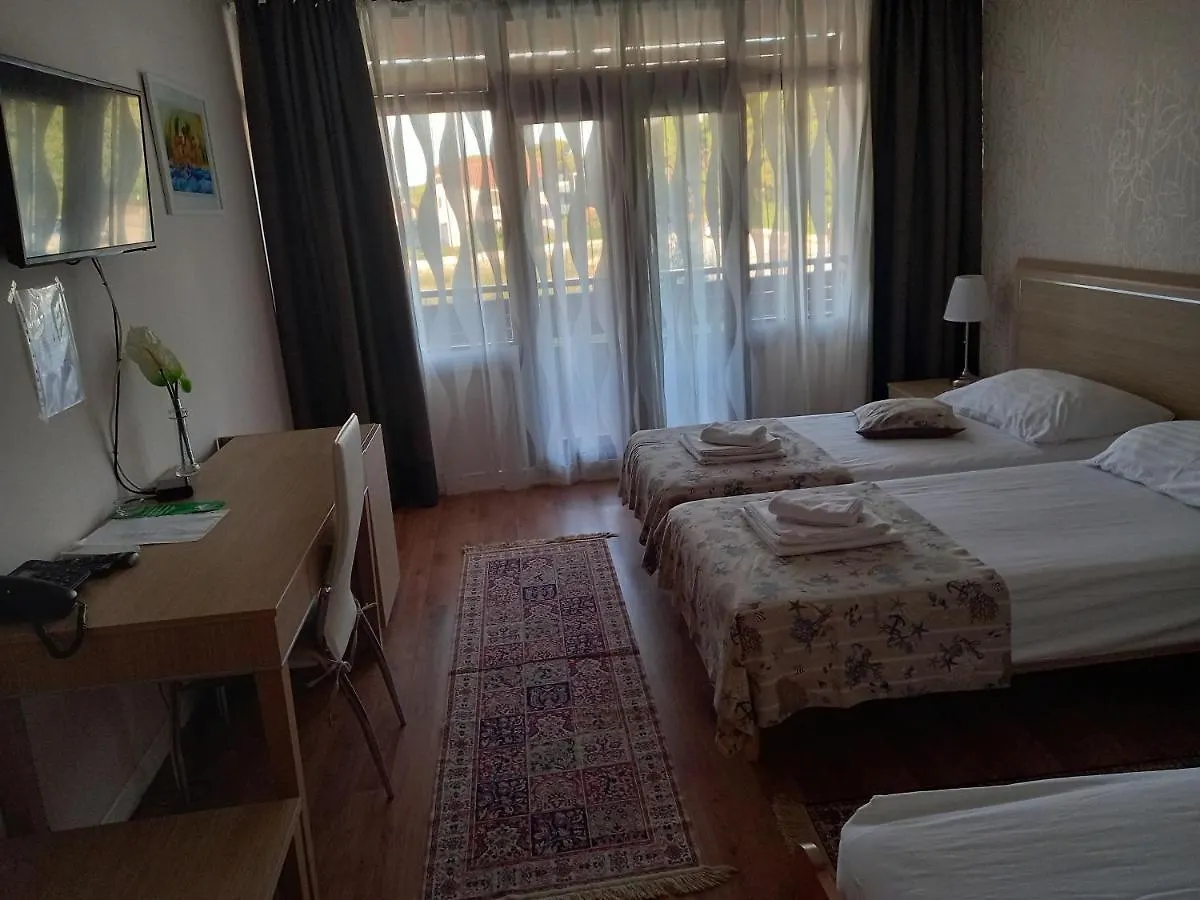 Hotel Albamaris Biograd Na Moru 3*,