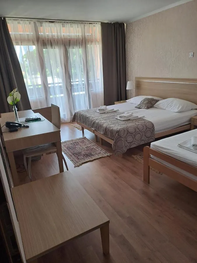 Hotel Albamaris Biograd Na Moru 3*,  Chorvatsko
